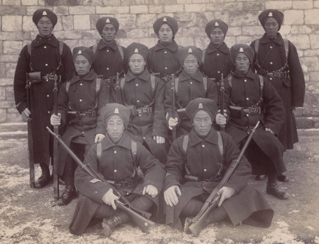 Guard from Company of Chinese Regiment at Wei-Hai-Wei, 1903 (CO 1069/431/41)